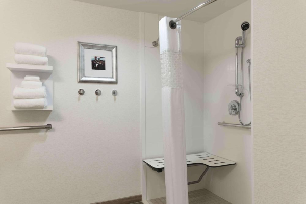 Best offers for Hampton Inn Grand Rapids-North Kiental