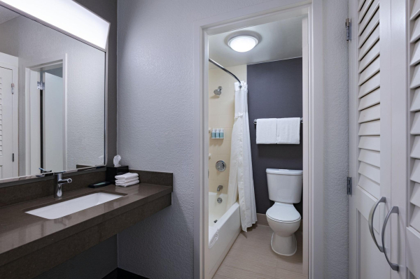 أفضل العروض ل كورتيارد فورت وورث جامعه درايف فورت وورذ 