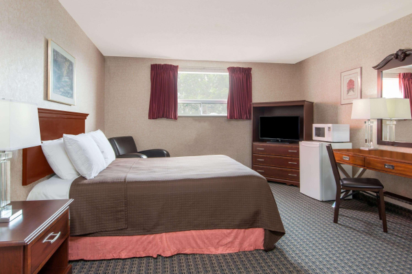 Best offers for Howard Johnson by Wyndham Gravenhurst Bracebridge