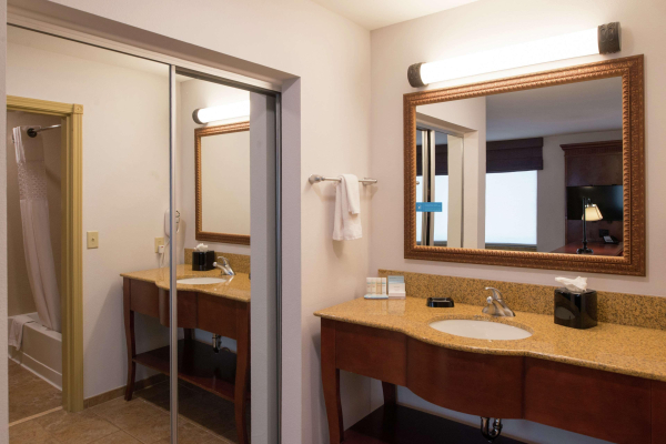 أفضل العروض ل Hampton Inn & Suites Rifle ريفل 