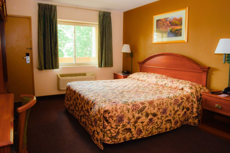 Best offers for The Cadence Niagara Falls 