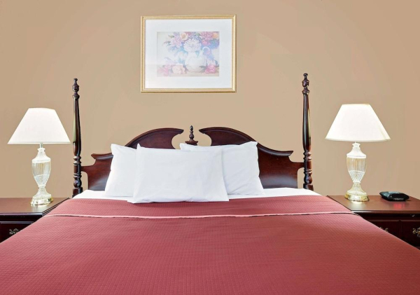 Best offers for Howard Johnson by Wyndham Cleveland Cleveland