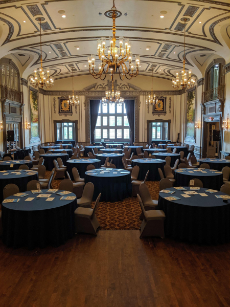 أفضل العروض ل The Tudor Arms Hotel Cleveland - a DoubleTree by H كلفلاند 