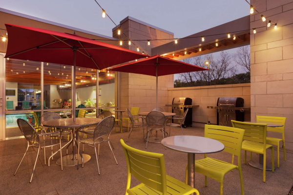 أفضل العروض ل منزل2 سويتس باى هيلتون كانتون كانتون