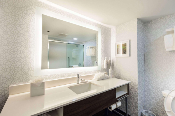 Best offers for Hampton Inn Springfield Springfield