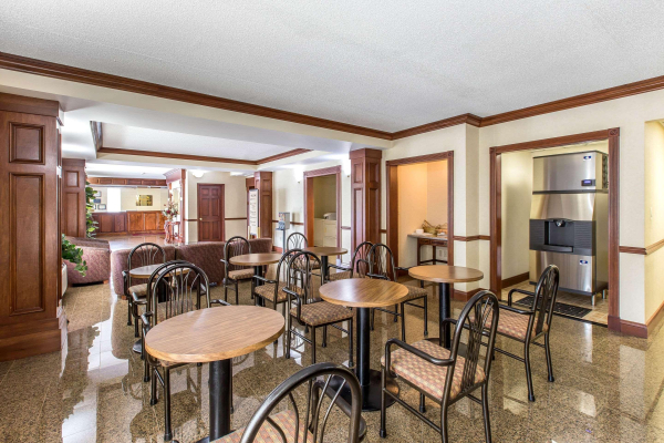 Best offers for Econo Lodge At Six Flags Austell 