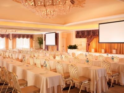 Best offers for BEVERLY HILLS HOTEL AND BUNGALOWS Beverly Hills