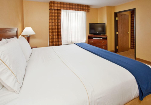 Best offers for HOLIDAY INN EXPRESS & SUITES ST. LOUIS WEST - FENTON Fenton