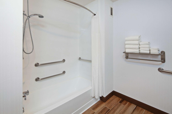 أفضل العروض ل هامبتون فندق و اجنحه فندقيه تشينو هيلس تشينو هيلس