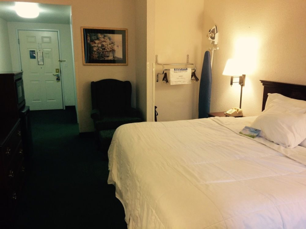 أفضل العروض ل DAYS INN & SUITES BY WYNDHAM POTEAU بوتو 