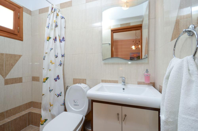 أفضل العروض ل يريني ست يوديوس ناكسوس