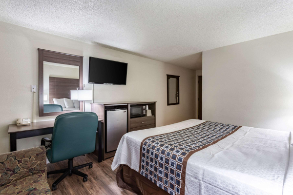 Best offers for Rodeway Inn Farmington Farmington