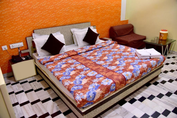 Best offers for OYO 3950 Hotel Hayat Rabbani Jaipur