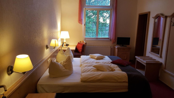 أفضل العروض ل فندق اكزينت لاندجاستوف راينهولد بيرجيش جلادباخ