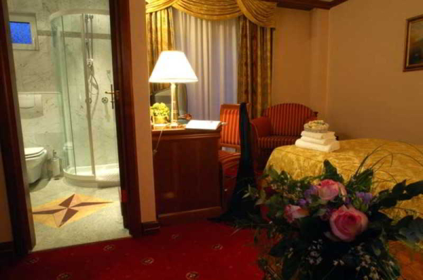أفضل العروض ل Hotel President زادار