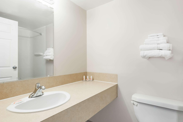 Best offers for Howard Johnson by Wyndham Melville Regina