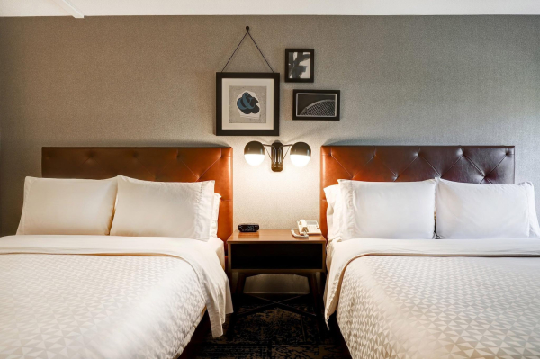 أفضل العروض ل Four Points by Sheraton St. Catharines Niagara S سينت كاذارينس-نياجارا