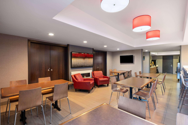 أفضل العروض ل Microtel Inn & Suites By Wyndham Kirkland Lake كيركلاند لاك