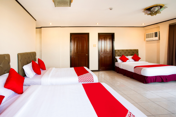 Best offers for OYO 414 Humberto's Hotel Davao