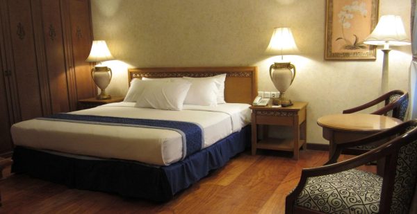 Best offers for Grand Orchid Solo