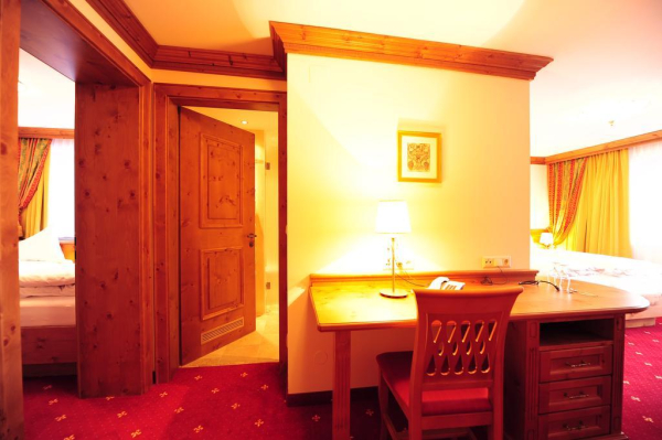 Best offers for Maximilian Ischgl