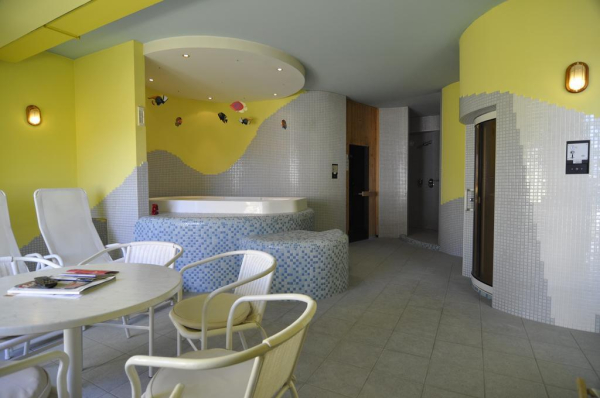 أفضل العروض ل بيست فيستيرن دراي كوينيجسهوف كلوستيرنيوبورج