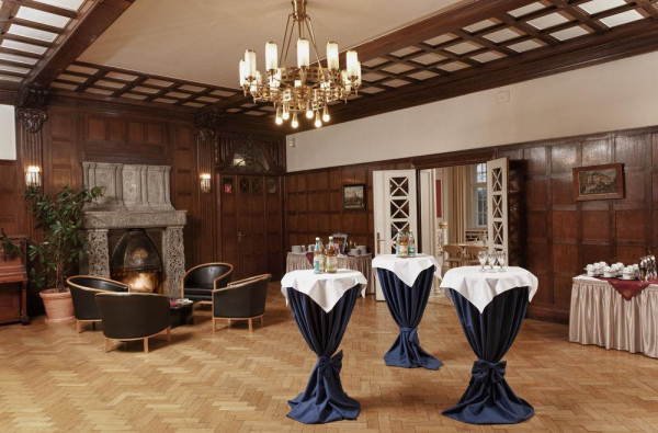 Best offers for Schlosshotel Schweinsburg NEUKIRCHEN PLEISSE