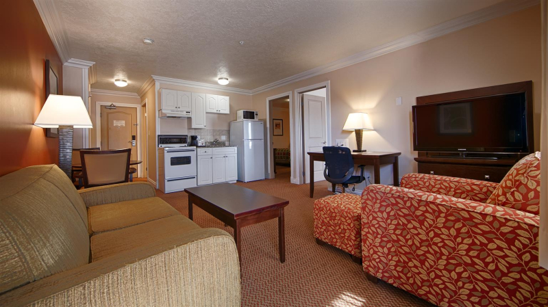 Best offers for Best Western Plus Mirage Hotel & Resort High Level