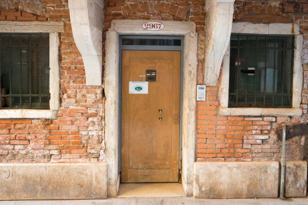 Best offers for Backpackers house venice Venice