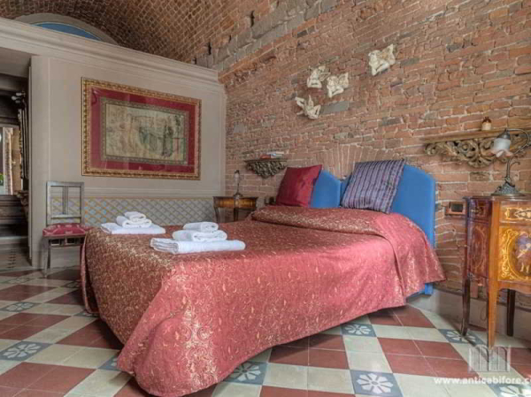 Best offers for L' Antica Bifore Guesthouse Lucca