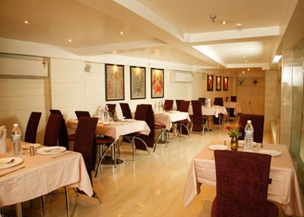 Best offers for Palm D'Or New Delhi