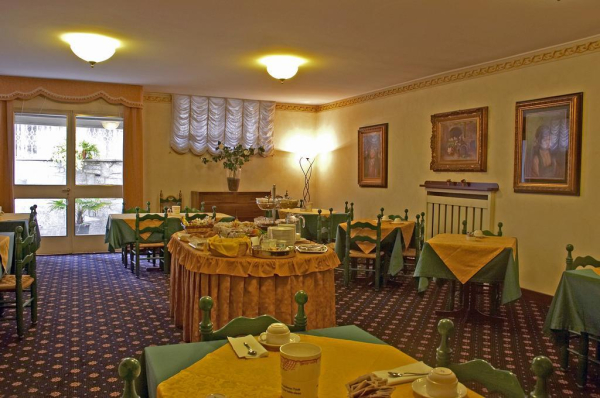 أفضل العروض ل ك يواترو ستراد ميلانو