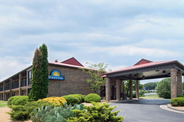 Best offers for Days Inn by Wyndham Fort Payne Rainsville