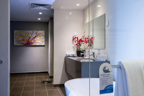 أفضل العروض ل Radisson Blu Mammy Yoko Hotel فريتوون 