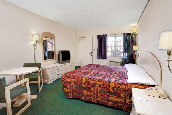 أفضل العروض ل كنيفتسان سانتااجاصتين سوذ هوستون