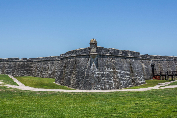 أفضل العروض ل سابر 8 باى ويندهام سانااجاصتين سوذ هوستون