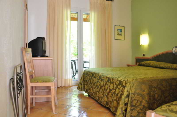 أفضل العروض ل فيلا لا مارتيكانا شاطى نابولى