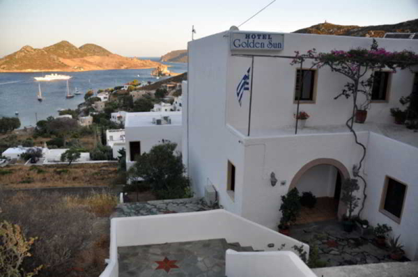 أفضل العروض ل Golden Sun Hotel باتموس