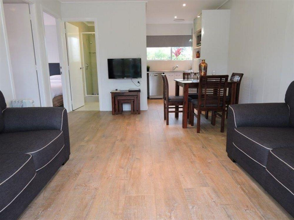 Best offers for Hibiscus Crown Norfolk Island