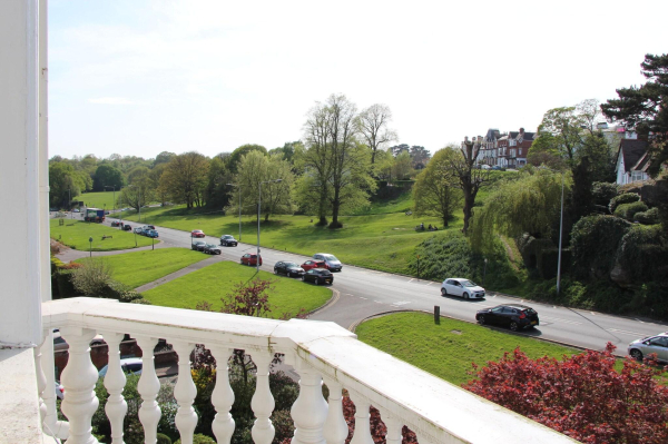 Best offers for Russell Singlewell 