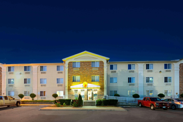 Best offers for Super 8 by Wyndham Plano/Dallas Area Dallas 