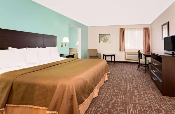 Best offers for Howard Johnson by Wyndham Gothenburg Cozad 