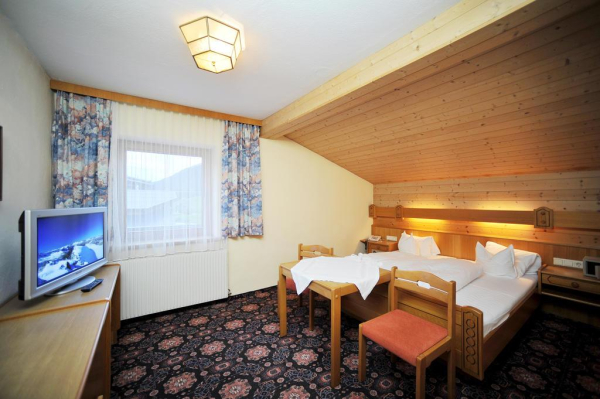 أفضل العروض ل فندق تيرمال باد  كيركهلير هينترتاكس