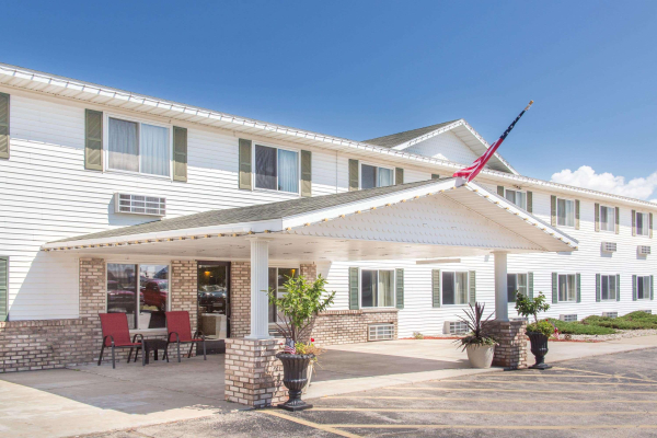 Best offers for Super 8 by Wyndham Escanaba Cheboygan