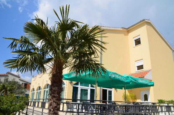 Best offers for Adria Resnik