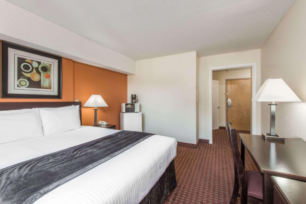 Best offers for Days Inn & Suites by Wyndham Groton Near the Casin Connecticut State Prison 
