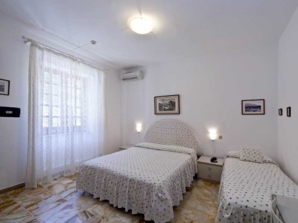 أفضل العروض ل اب رجىنا شاطى نابولى