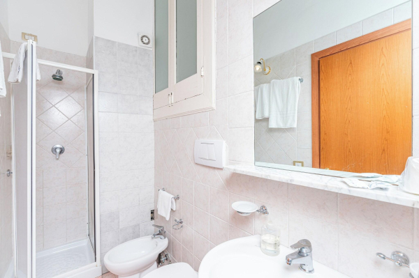 أفضل العروض ل فونتانا شاطى نابولى