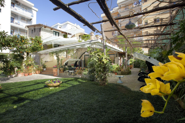 أفضل العروض ل فيلاانجىولينا رليس شاطى نابولى