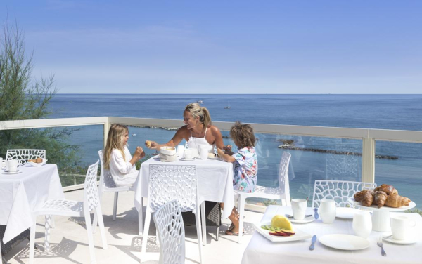 أفضل العروض ل  ريميني